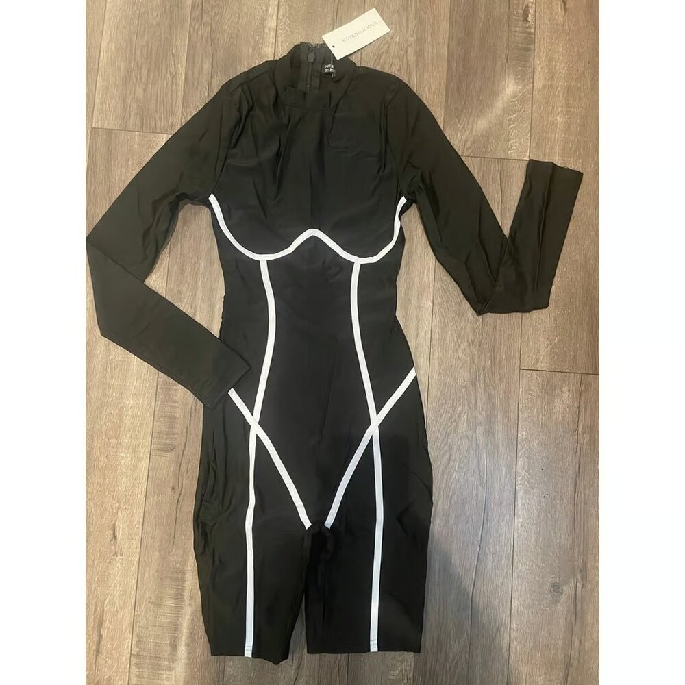 Black and White Stretchy Long Sleeve Romper Size Large Juniors Women
